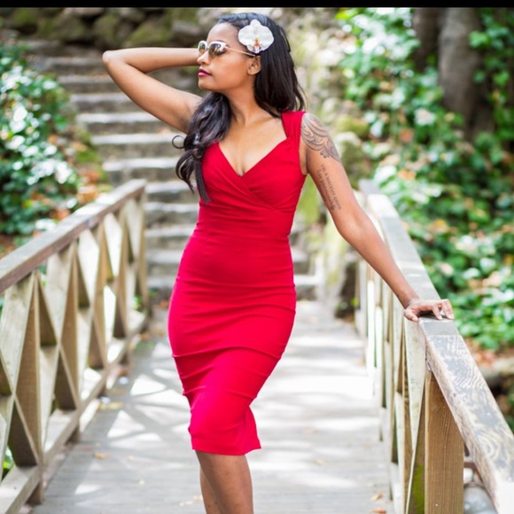 Red Dress - Picture 4 of 5